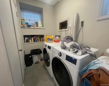 894 Lakeside Drive - Photo Thumbnail 10