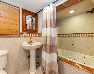 655 Diane Place - Photo Thumbnail 16