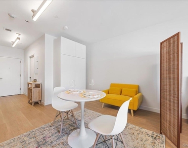 8 Chester Avenue - Photo Thumbnail 6