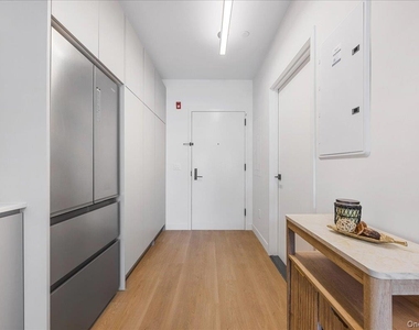 8 Chester Avenue - Photo Thumbnail 2