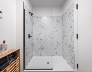 8 Chester Avenue - Photo Thumbnail 5