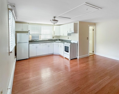 125 Glen Road - Photo Thumbnail 9