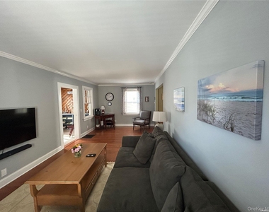 23 Locust Avenue - Photo Thumbnail 4