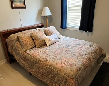 23 Locust Avenue - Photo Thumbnail 7