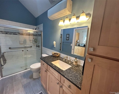 23 Locust Avenue - Photo Thumbnail 12