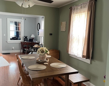 23 Locust Avenue - Photo Thumbnail 15