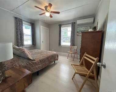 23 Locust Avenue - Photo Thumbnail 9