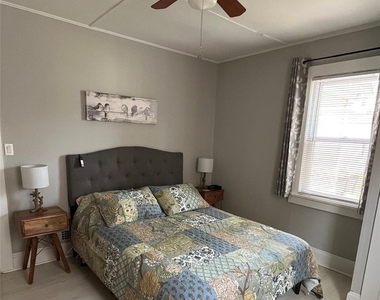 23 Locust Avenue - Photo Thumbnail 8