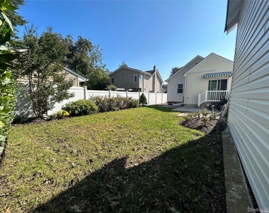 23 Locust Avenue - Photo Thumbnail 19