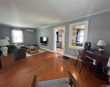 23 Locust Avenue - Photo Thumbnail 3