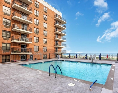 230 W Broadway - Photo Thumbnail 27