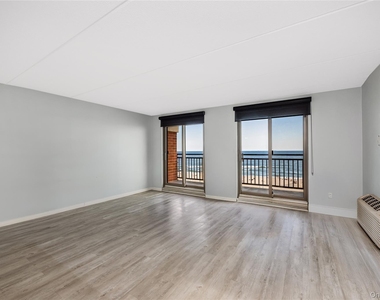 230 W Broadway - Photo Thumbnail 8