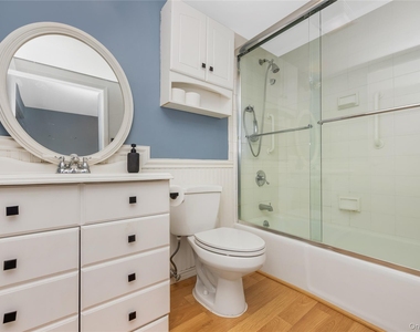 230 W Broadway - Photo Thumbnail 19