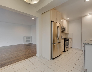215 Middle Neck Road - Photo Thumbnail 10