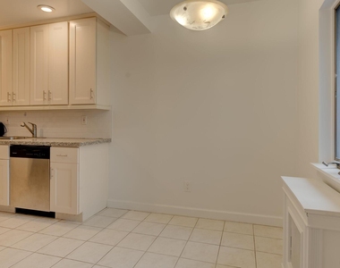 215 Middle Neck Road - Photo Thumbnail 9