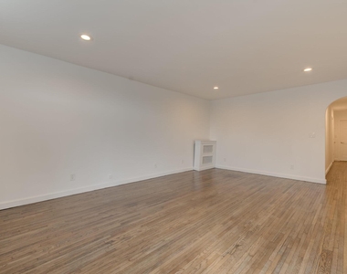215 Middle Neck Road - Photo Thumbnail 6