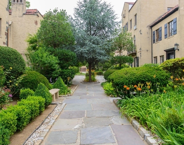 215 Middle Neck Road - Photo Thumbnail 2