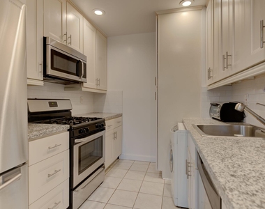 215 Middle Neck Road - Photo Thumbnail 11