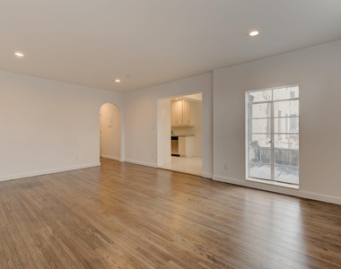 215 Middle Neck Road - Photo Thumbnail 7