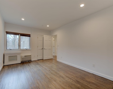 215 Middle Neck Road - Photo Thumbnail 14