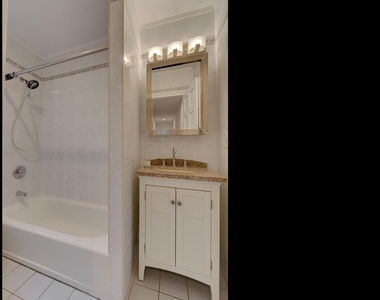215 Middle Neck Road - Photo Thumbnail 15