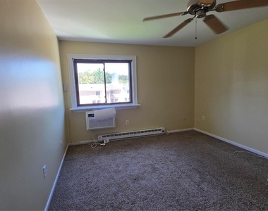 47 Scarborough Lane - Photo Thumbnail 19