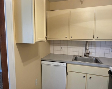47 Scarborough Lane - Photo Thumbnail 3
