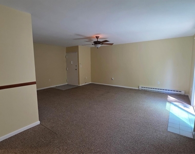 47 Scarborough Lane - Photo Thumbnail 7