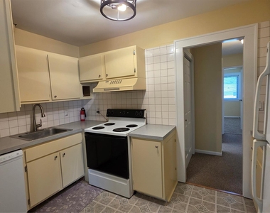 47 Scarborough Lane - Photo Thumbnail 1