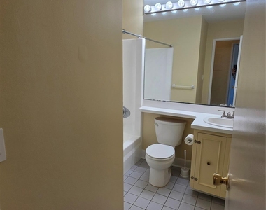 47 Scarborough Lane - Photo Thumbnail 16