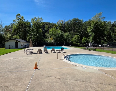 47 Scarborough Lane - Photo Thumbnail 38