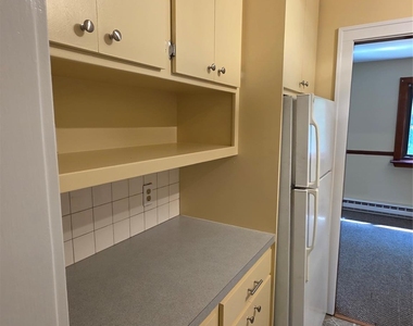 47 Scarborough Lane - Photo Thumbnail 4