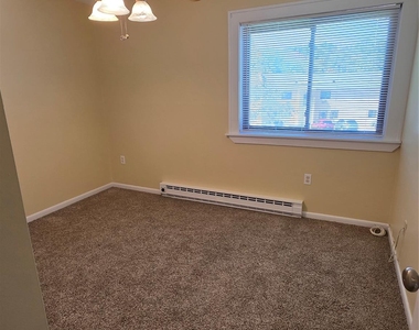 47 Scarborough Lane - Photo Thumbnail 21