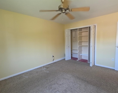 47 Scarborough Lane - Photo Thumbnail 20