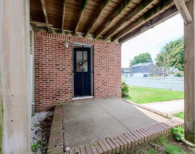 502 Lafayette Boulevard - Photo Thumbnail 2