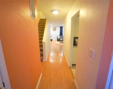 60 Park Drive - Photo Thumbnail 4