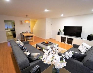 60 Park Drive - Photo Thumbnail 3