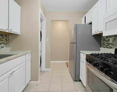 214 Kennedy Drive - Photo Thumbnail 14