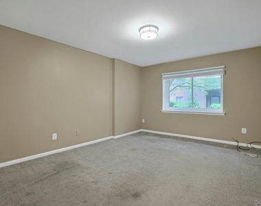 214 Kennedy Drive - Photo Thumbnail 17