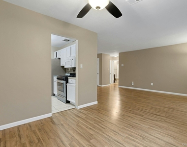 214 Kennedy Drive - Photo Thumbnail 11