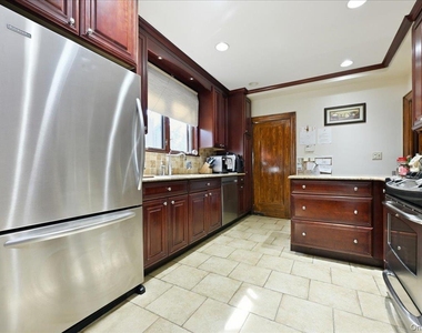 201 Glenmore Street - Photo Thumbnail 8