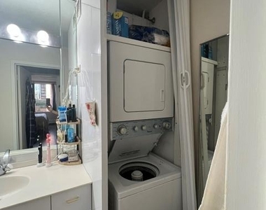 4 Martine Avenue - Photo Thumbnail 12