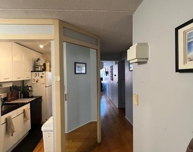 4 Martine Avenue - Photo Thumbnail 5