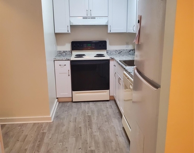 160 West Road - Photo Thumbnail 7