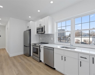 9 Lagrange Avenue - Photo Thumbnail 2