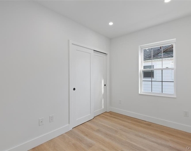9 Lagrange Avenue - Photo Thumbnail 7