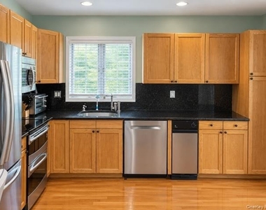 3001 Canterbury Way - Photo Thumbnail 4
