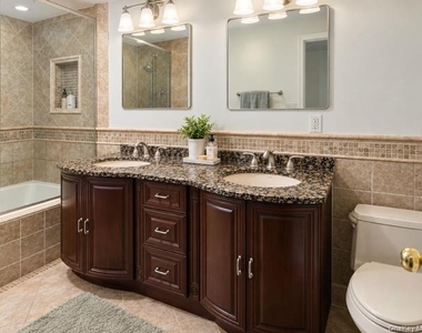 3001 Canterbury Way - Photo Thumbnail 7