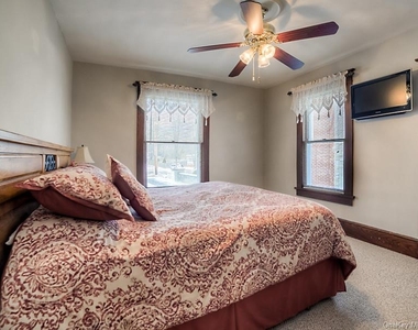 232 Maple Avenue - Photo Thumbnail 9