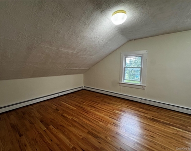 205 Union Street - Photo Thumbnail 6
